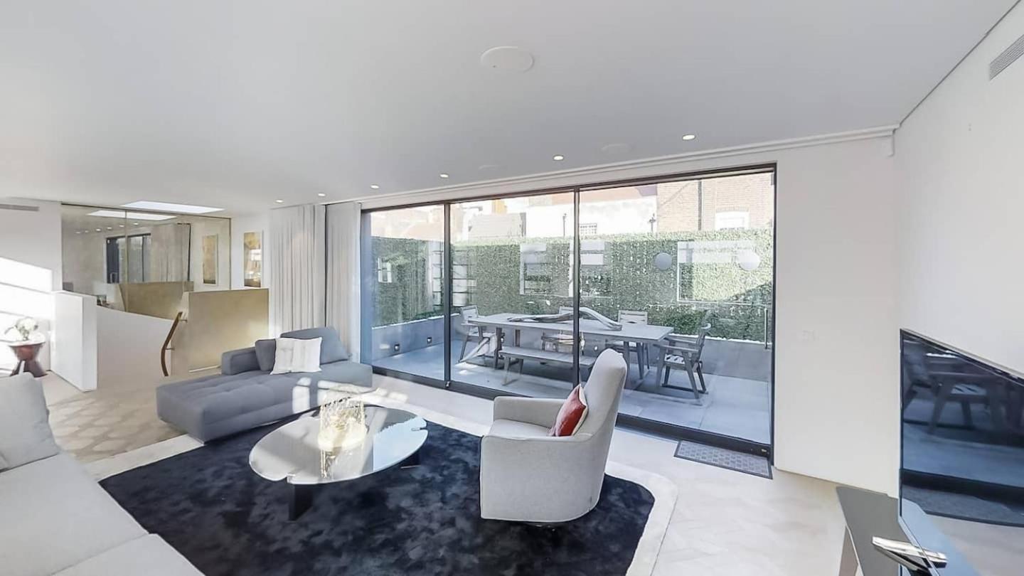 Lovely 4 Bdr Free Parking Appartement