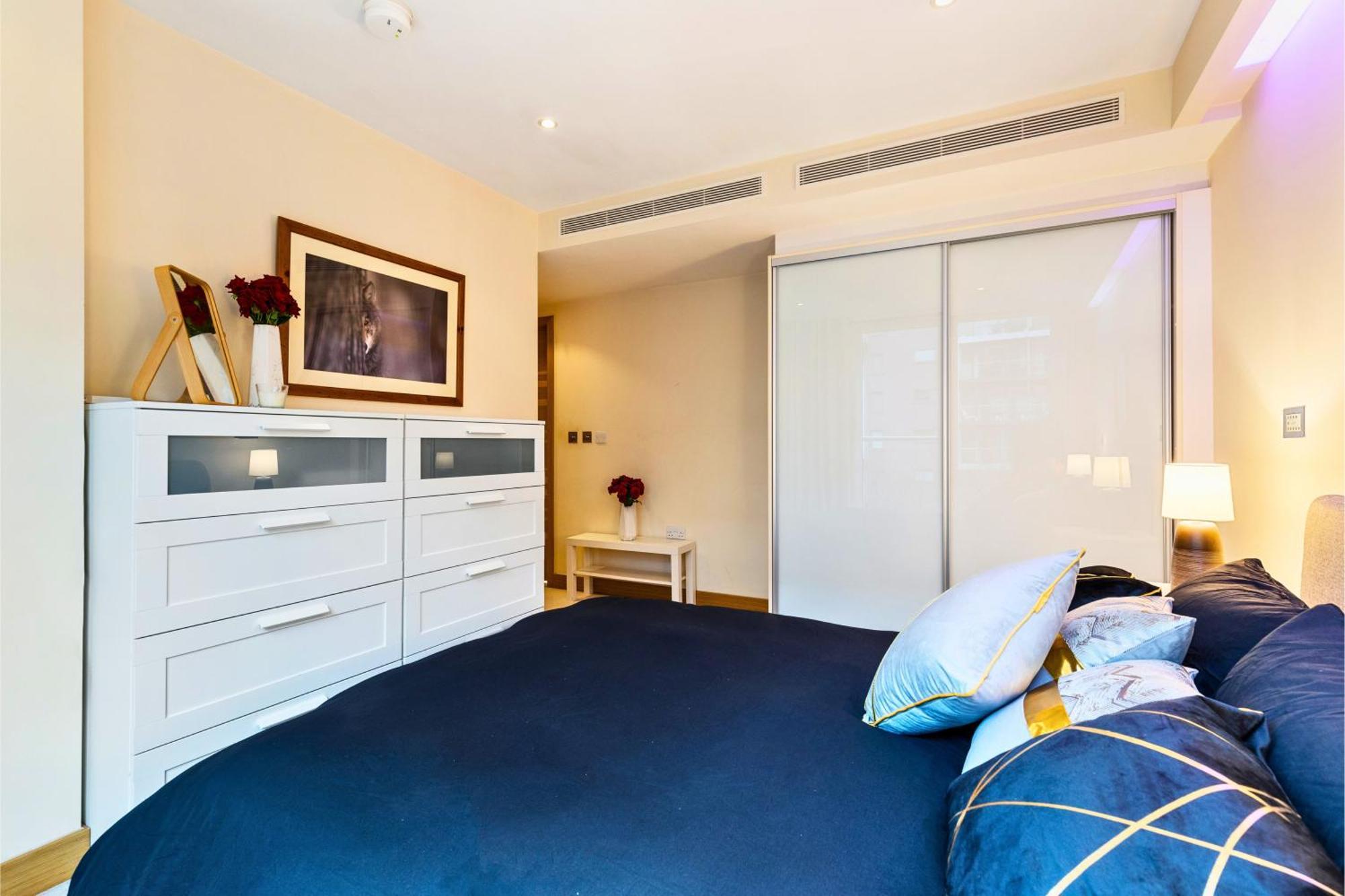 Chelsea Bridge 2bed 2bath Balcony Fast Wifi - Luxurylondonstays Apartamento Londres