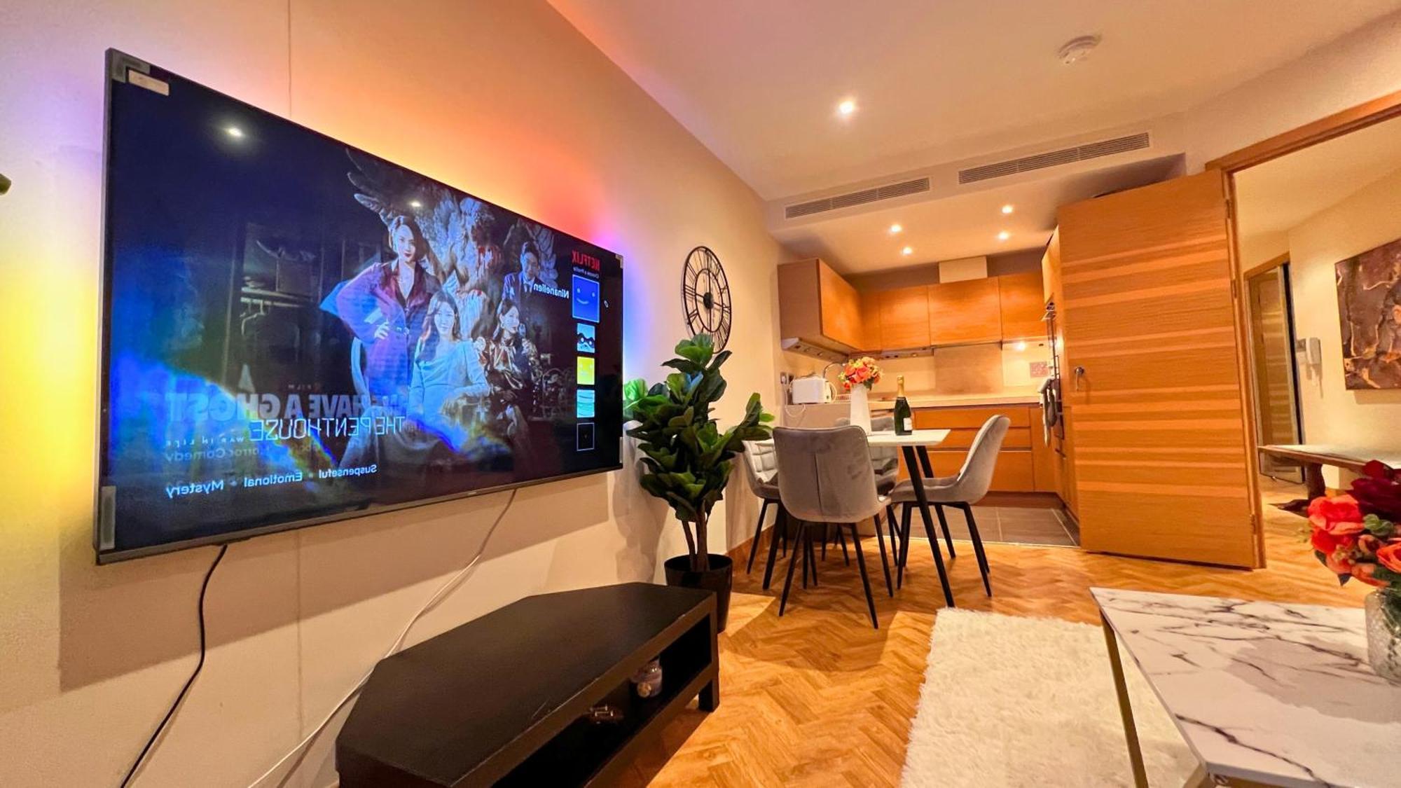 Chelsea Bridge 2bed 2bath Balcony Fast Wifi - Luxurylondonstays Londres