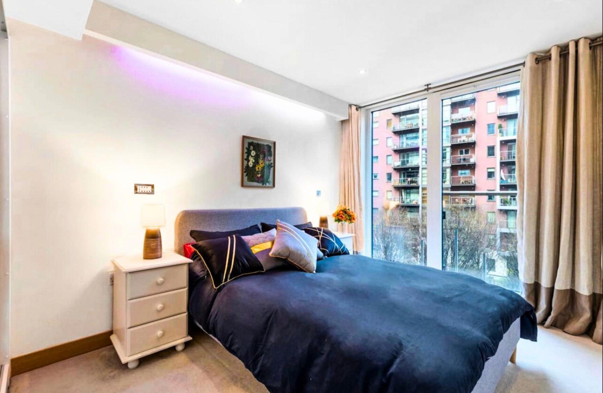Chelsea Bridge 2bed 2bath Balcony Fast Wifi - Luxurylondonstays Apartamento Londres