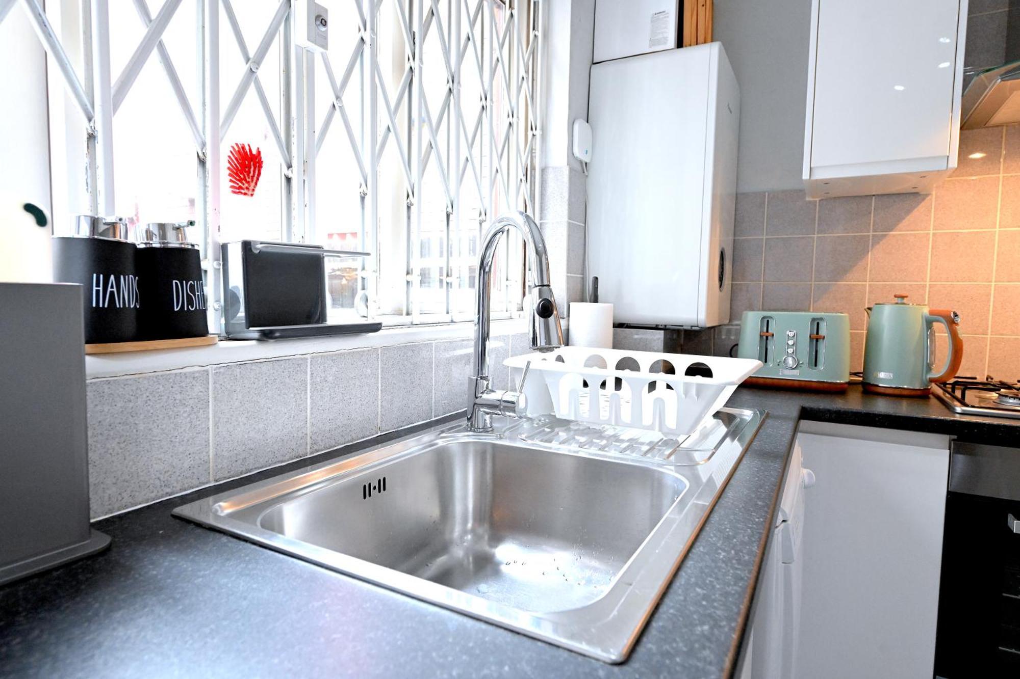 3 Bedroom House In Euston, Patio & Bbq Holiday home London