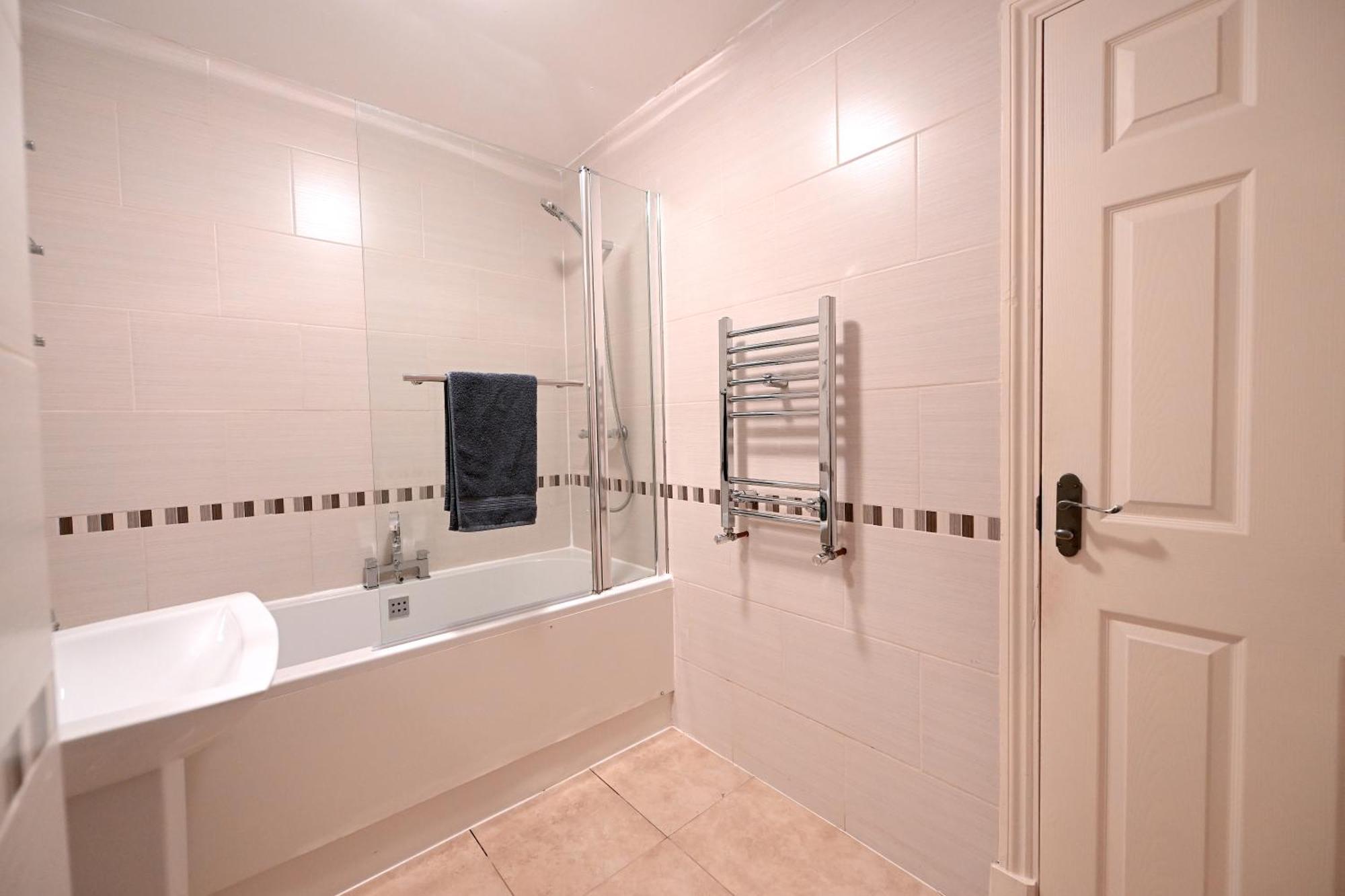Holiday home 3 Bedroom House In Euston, Patio & Bbq London