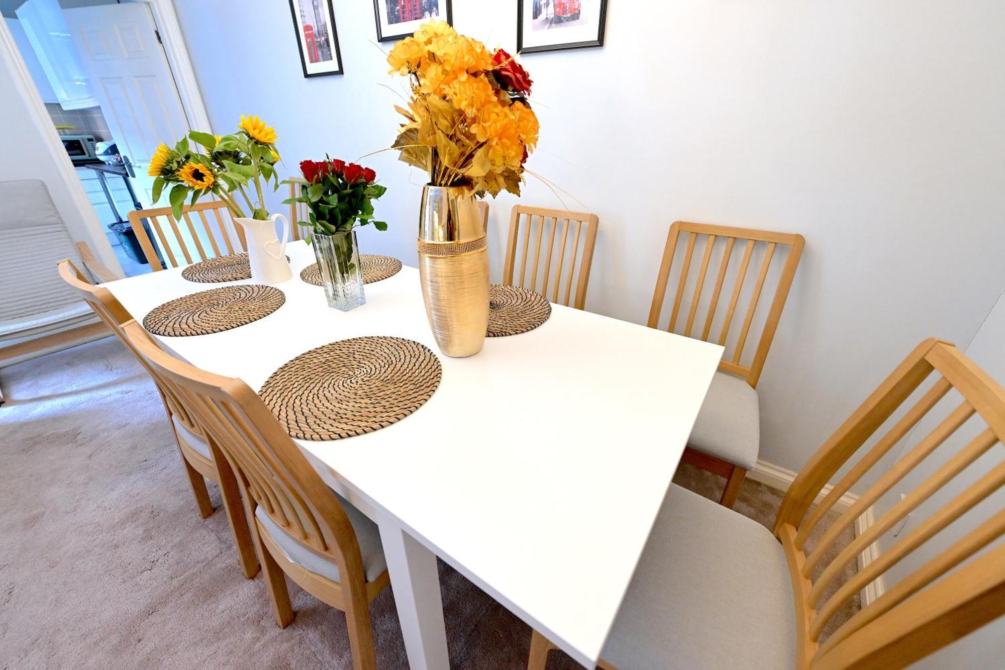3 Bedroom House In Euston, Patio & Bbq Holiday home *