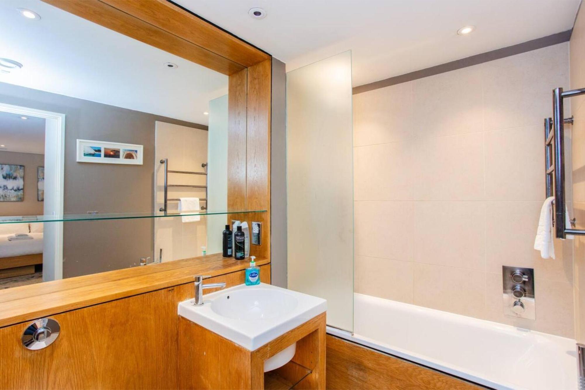 Modern 3 Bedroom In Paddington