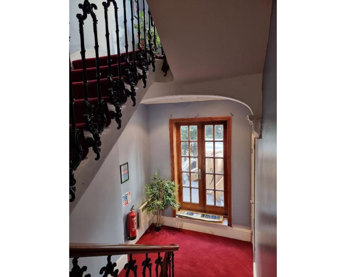 F301-awesome 3rd Flr Fits 1 Near Hyde Park Londres