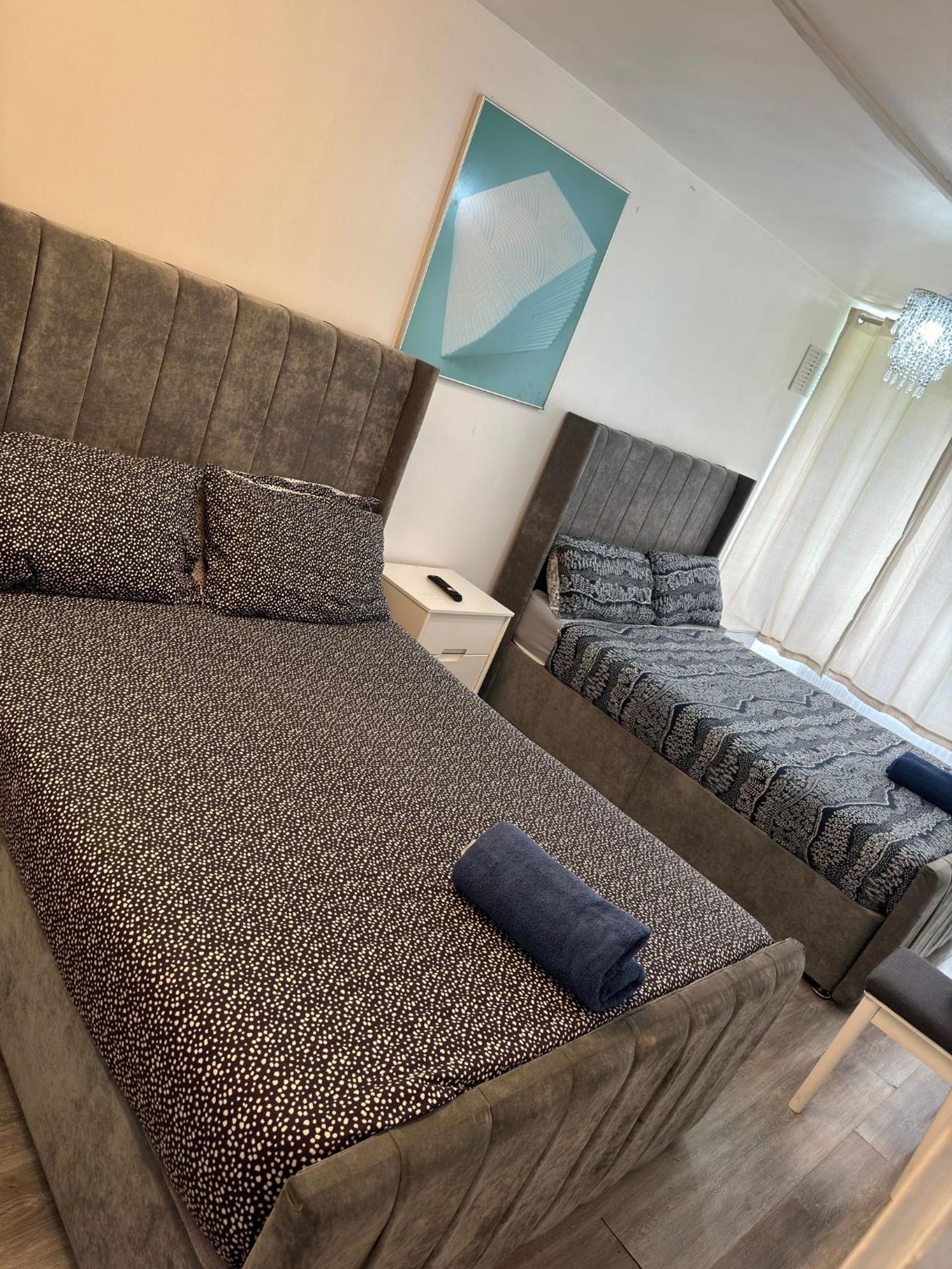 Apartamento New! Xtra Large 4 Bedroom Up To 12 Guests *
