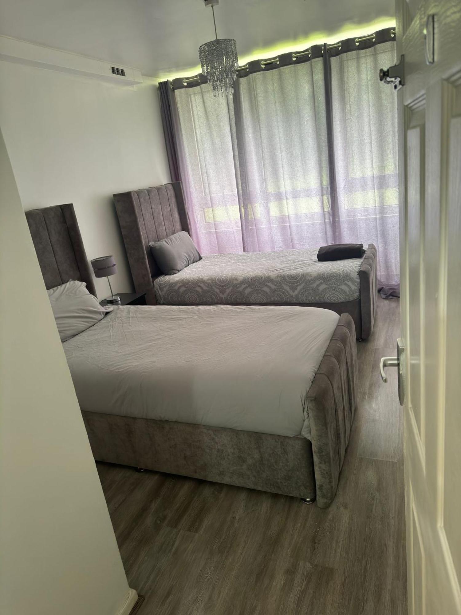 New! Xtra Large 4 Bedroom Up To 12 Guests *