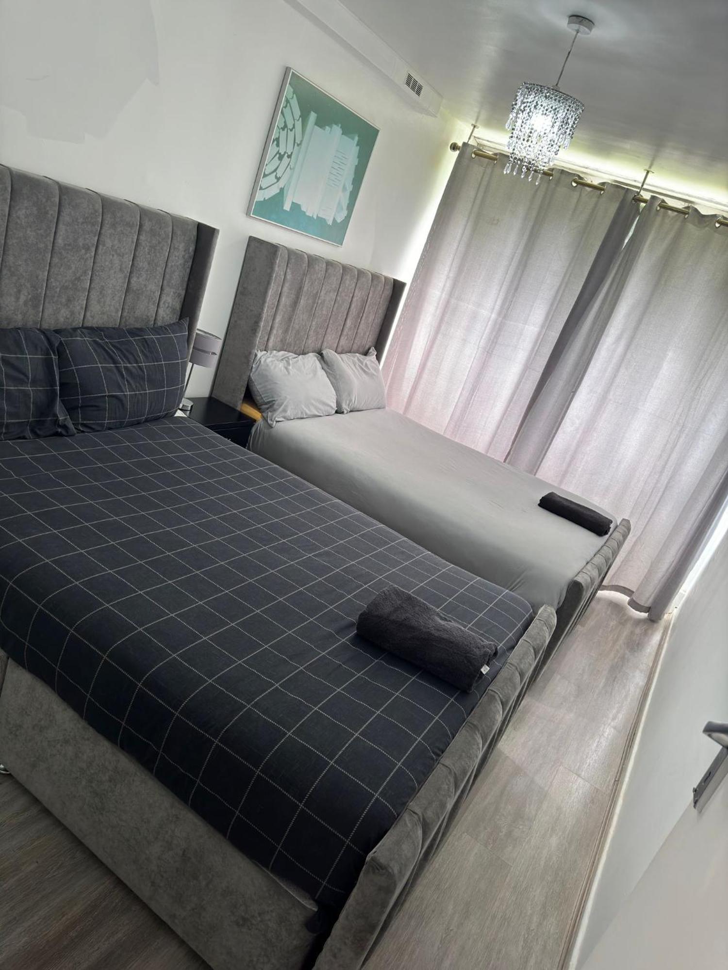 New! Xtra Large 4 Bedroom Up To 12 Guests * Londres
