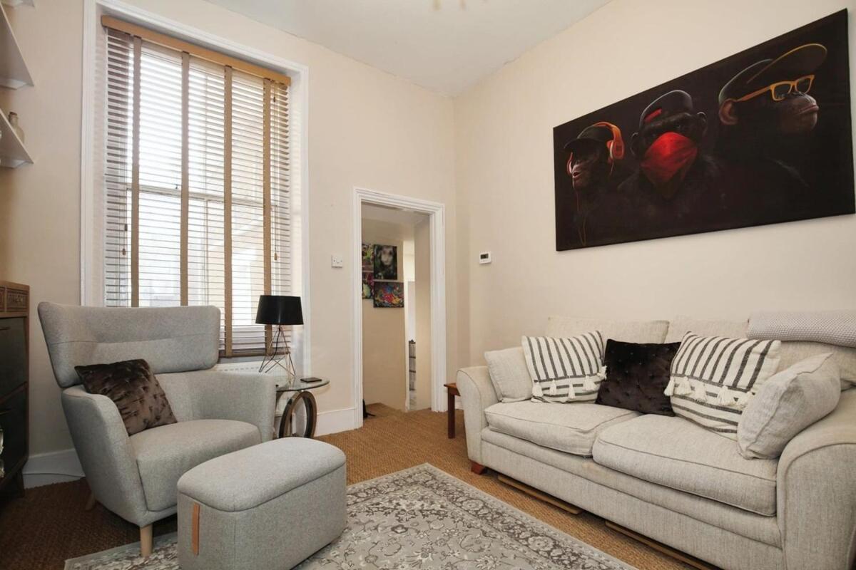 Appartement Cozy 2br Flat Sleeps 3 *