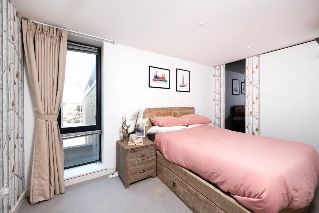 Chic Living In Stratford A Cozy 2br Flat * Londres