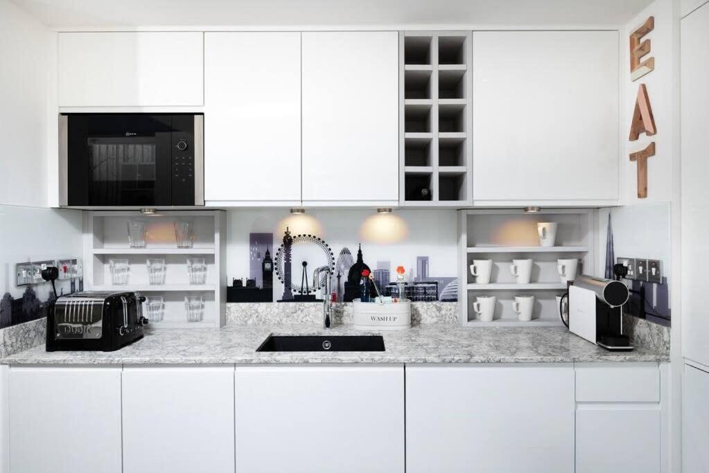 Chic Living In Stratford A Cozy 2br Flat * Londres