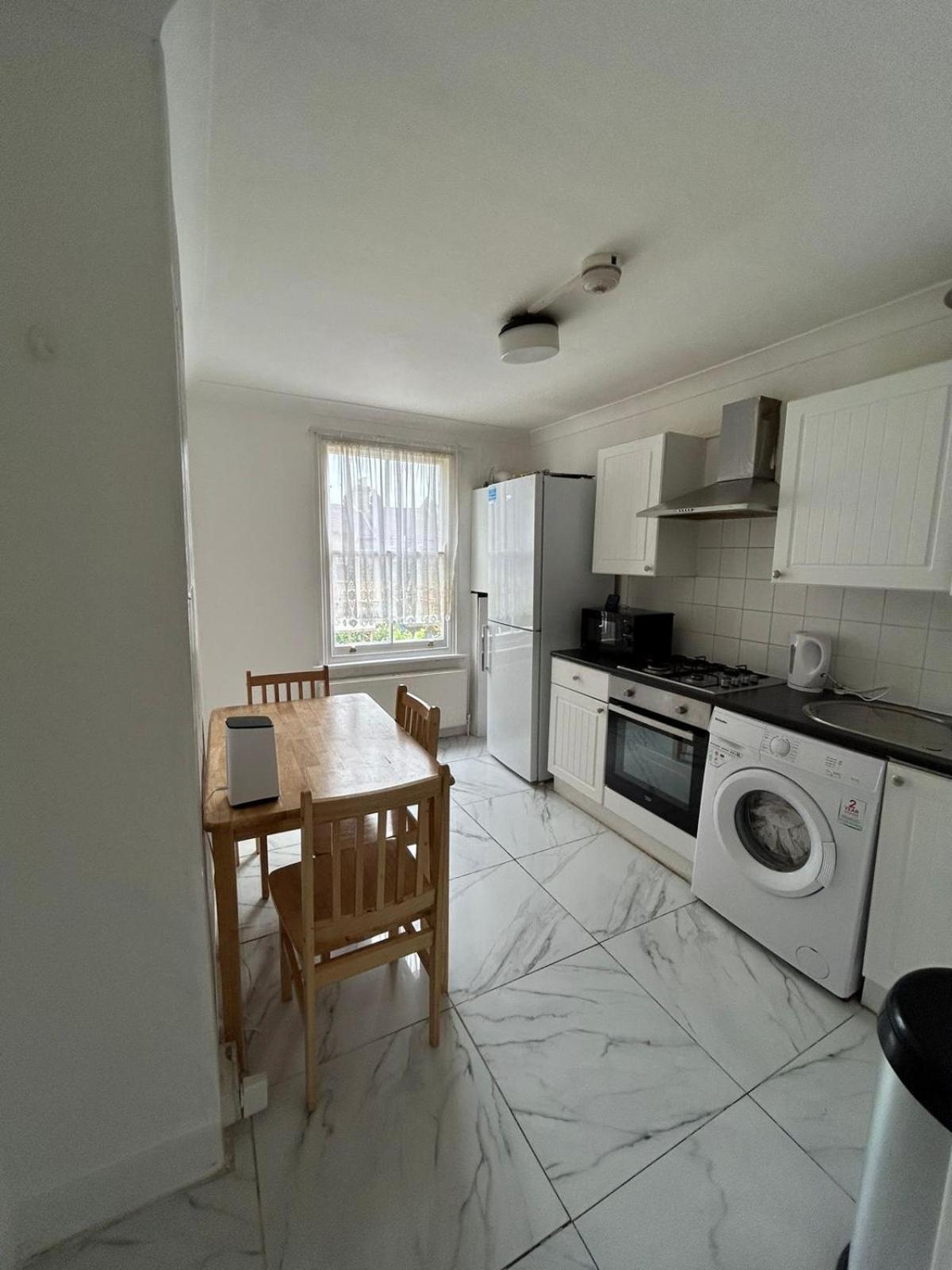 East 2 Bedroom Flat Apartamento Londres