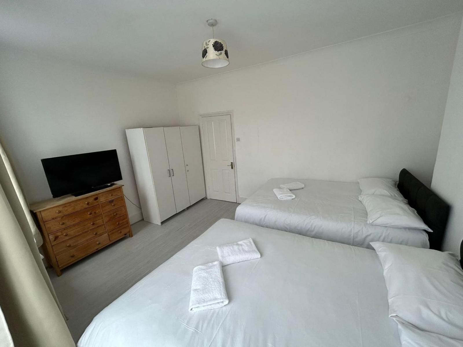 East 2 Bedroom Flat * Londres