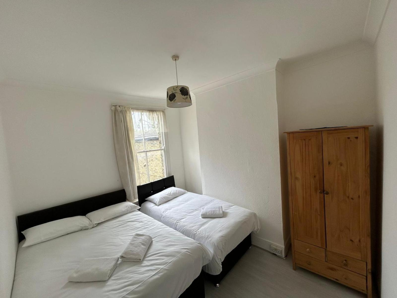 East 2 Bedroom Flat * Londres