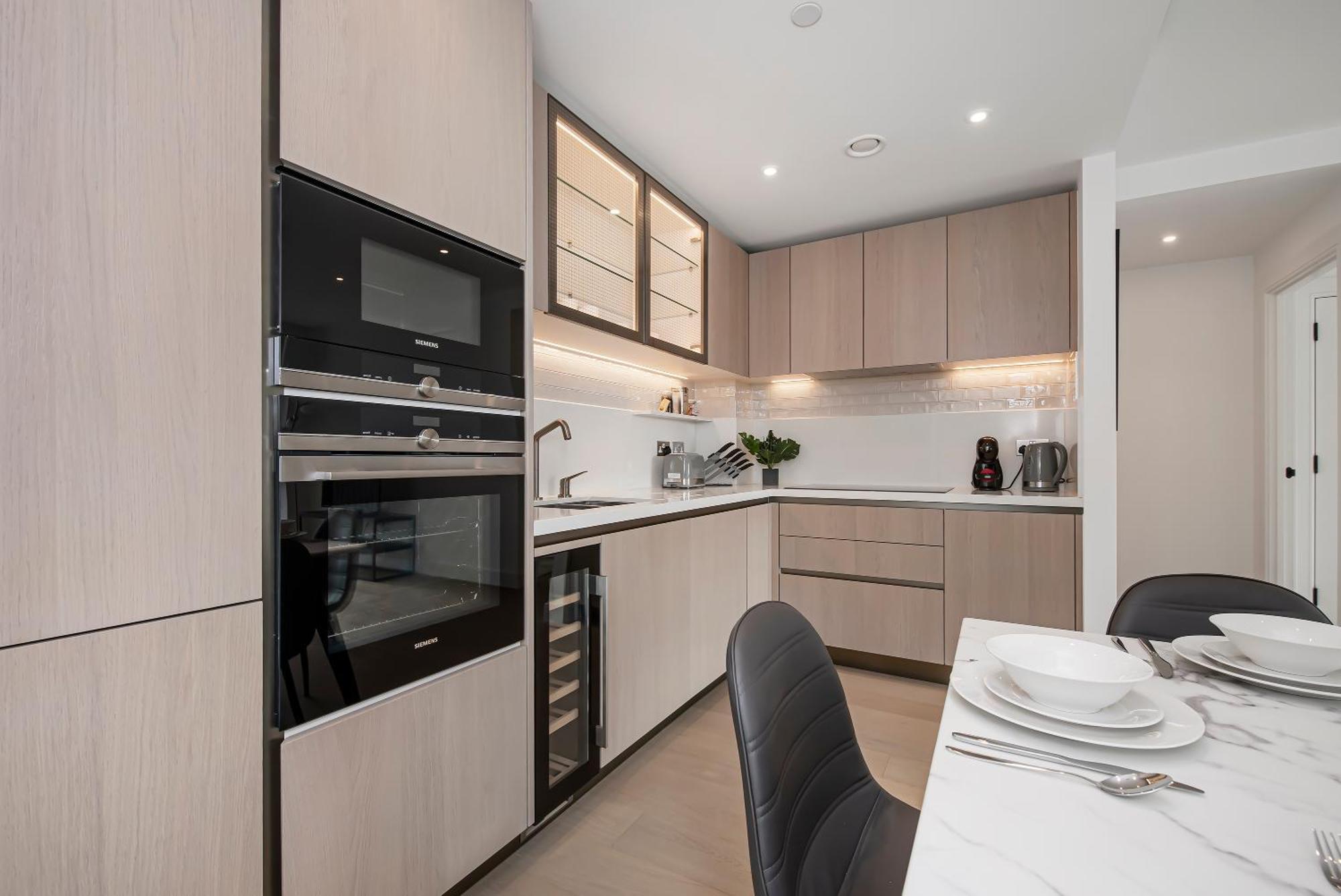 Battersea Power Station 2 Bed Close To Harrods