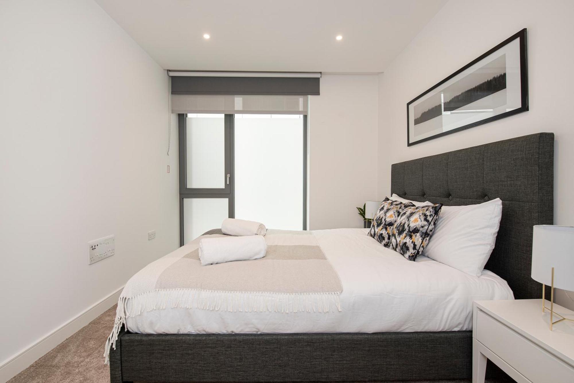 Battersea Power Station 2 Bed Close To Harrods * London