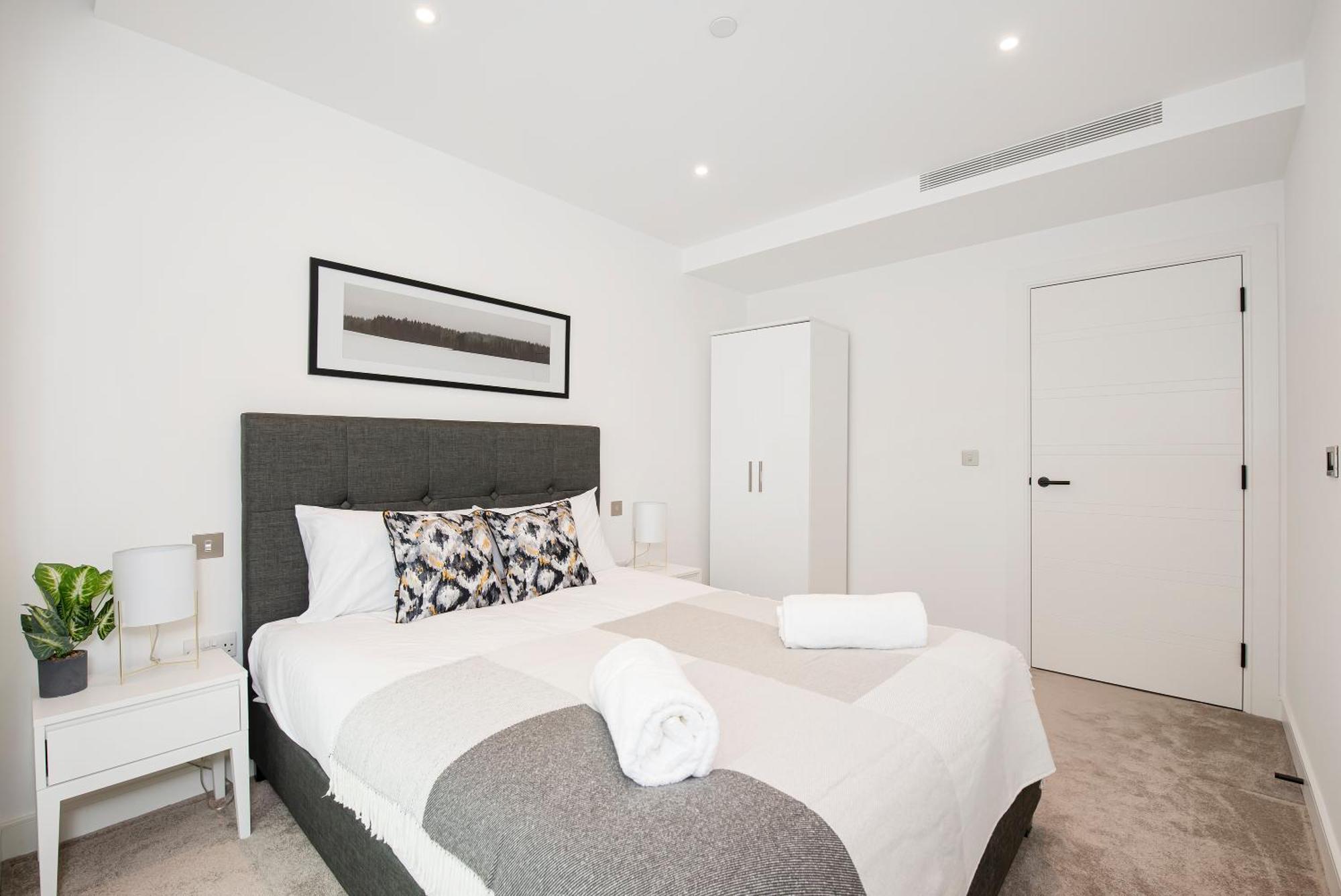 Battersea Power Station 2 Bed Close To Harrods Apartment