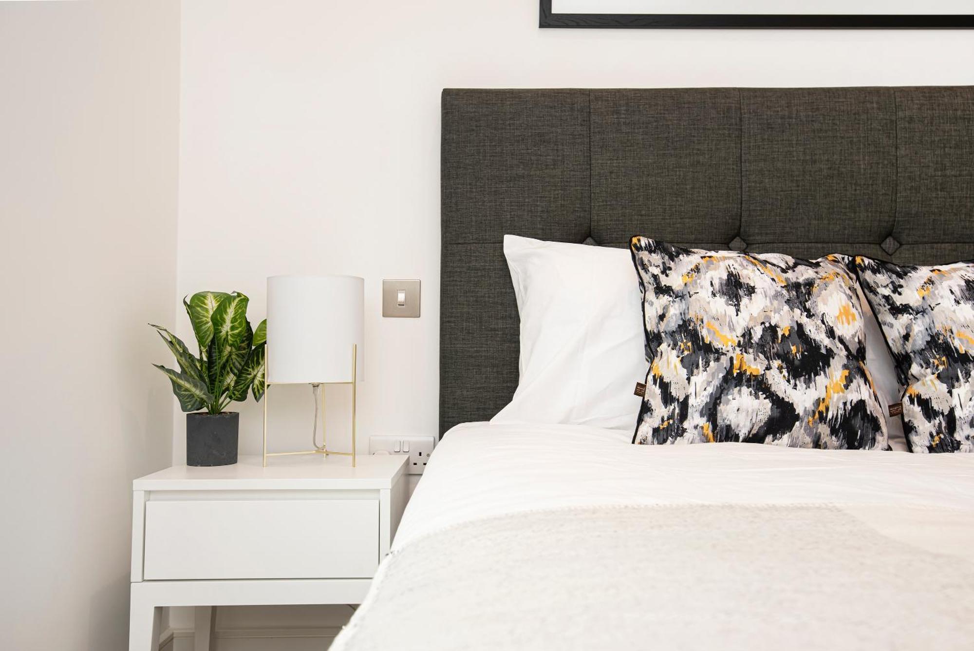 Battersea Power Station 2 Bed Close To Harrods Apartment London