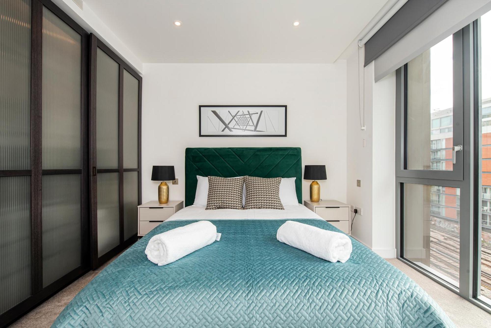 Battersea Power Station 2 Bed Close To Harrods * London