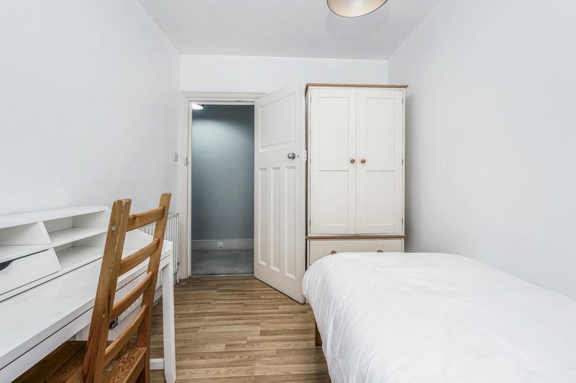 Hébergement de vacances Pass The Keys Wonderful Six Bed Victorian In