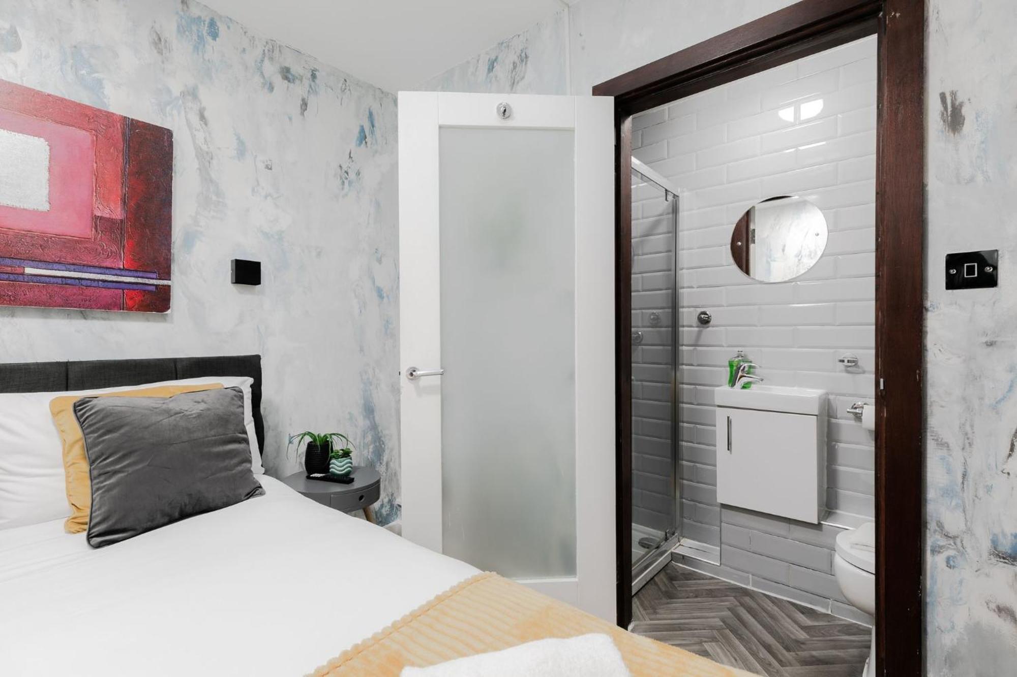 Nd - Hyde Park Hotel