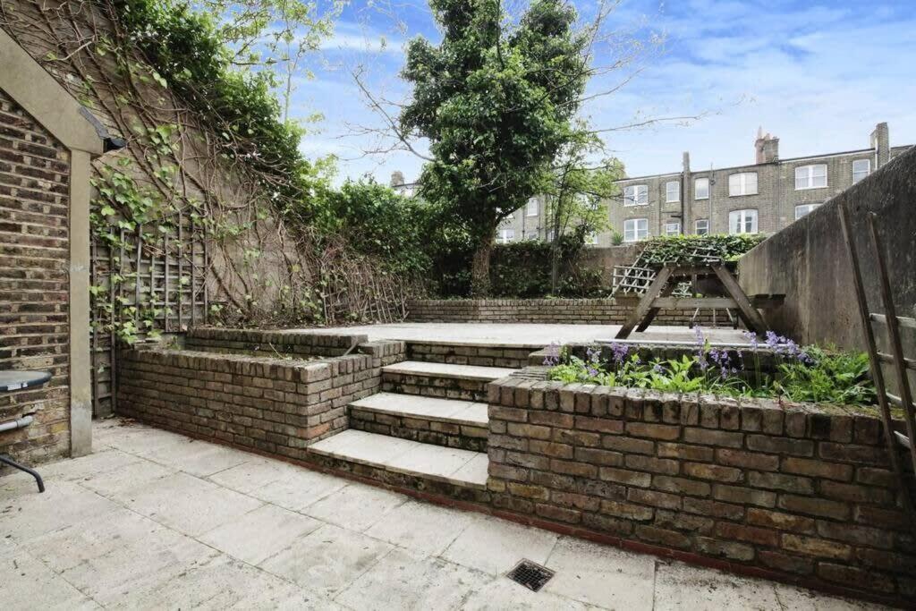 Charming West Your Urban Oasis Appartement