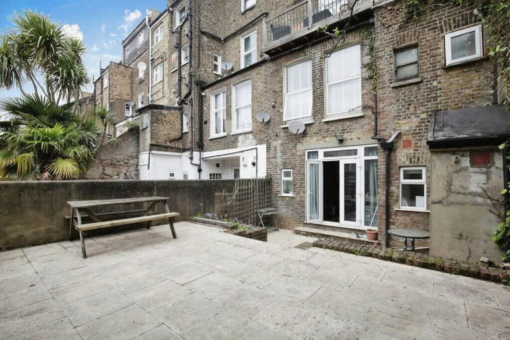 Charming West Your Urban Oasis * Londen