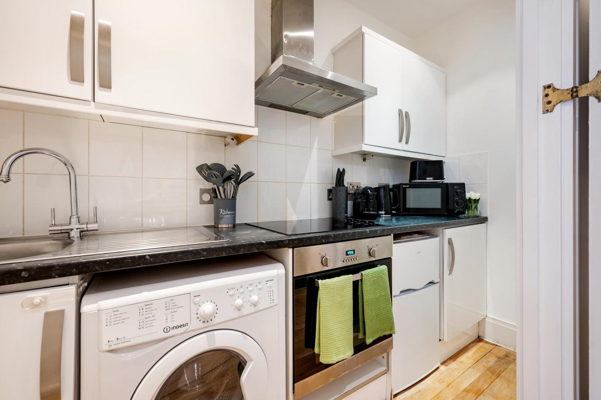 Welcome - Short's Gardens Apartment *