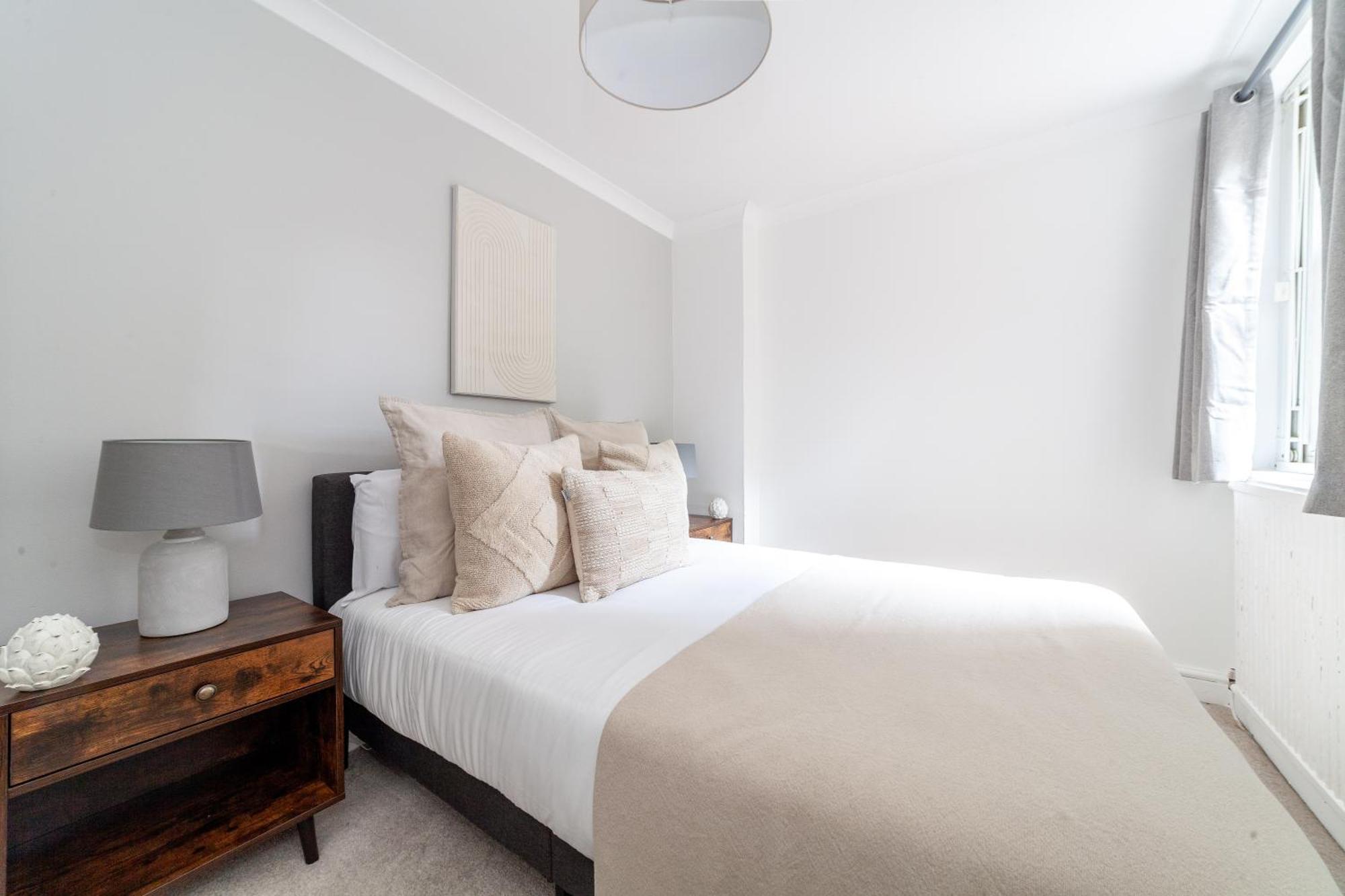 The Hammersmith Flat- Tbu