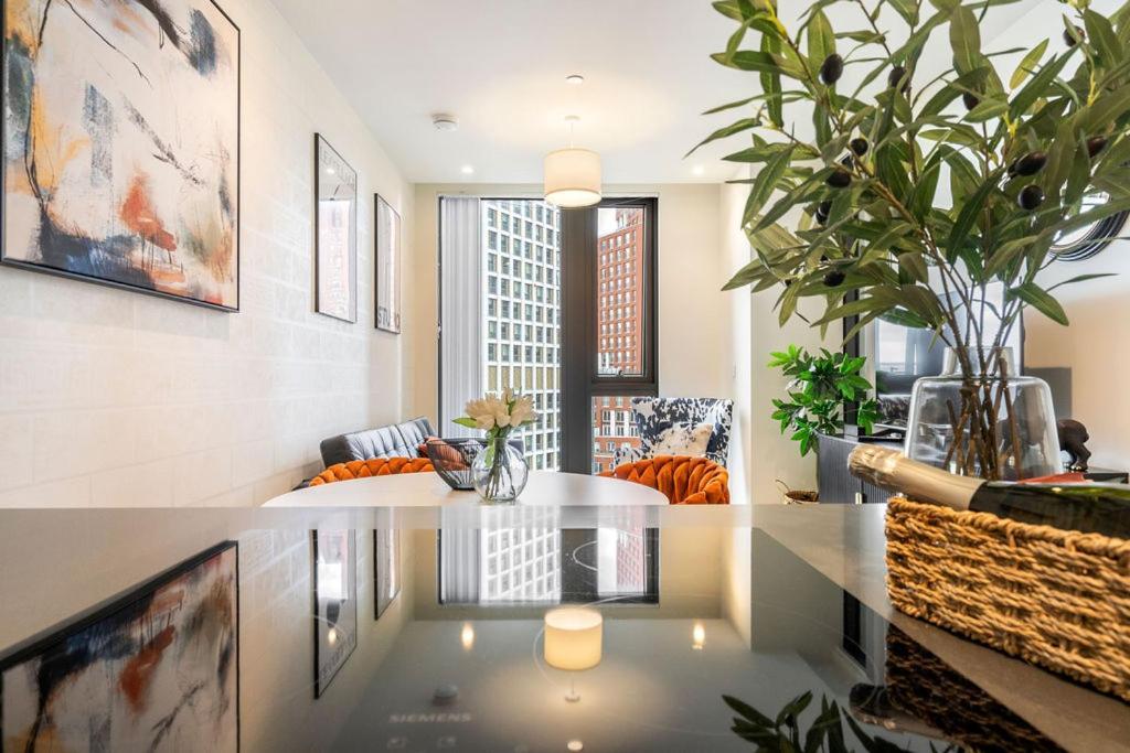 Luxurious 1 Bedroom In *