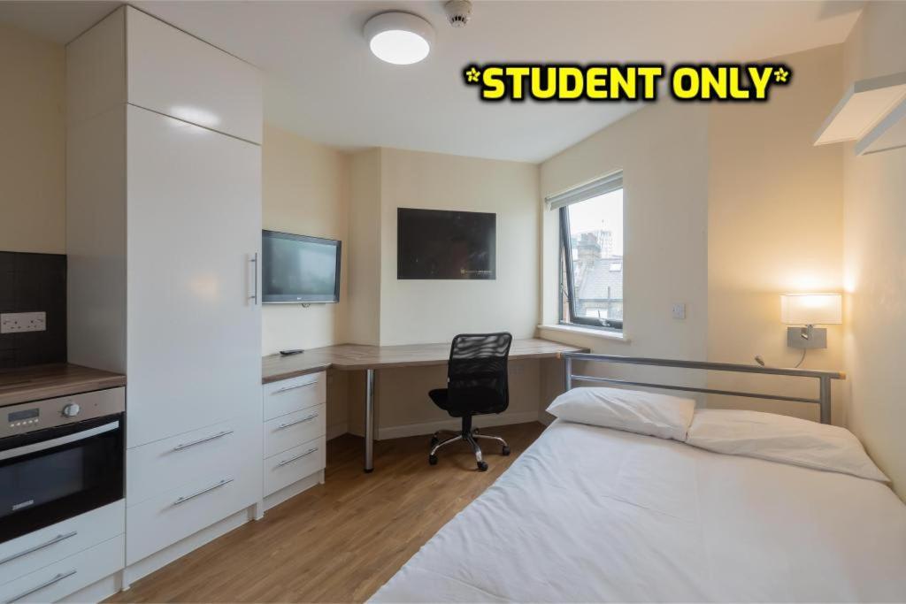 Student Only Zeni Vauxhall * Londres