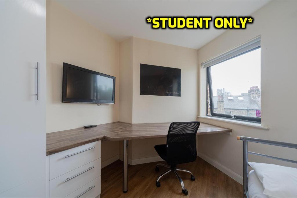 Student Only Zeni Vauxhall Londres