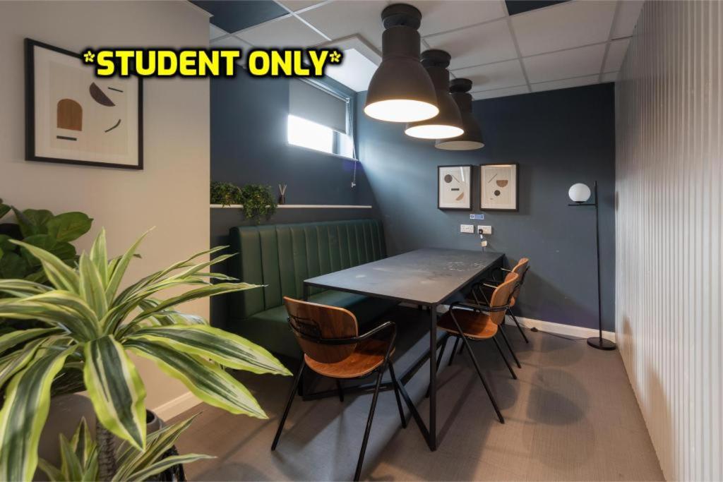 Student Only Zeni Vauxhall *