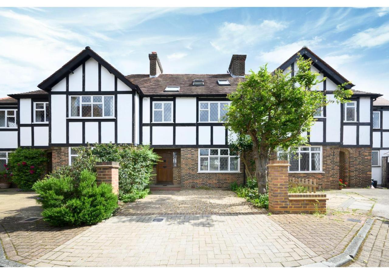 Сasa de vacaciones 4br House Minutes From Transport & Attractions Londres