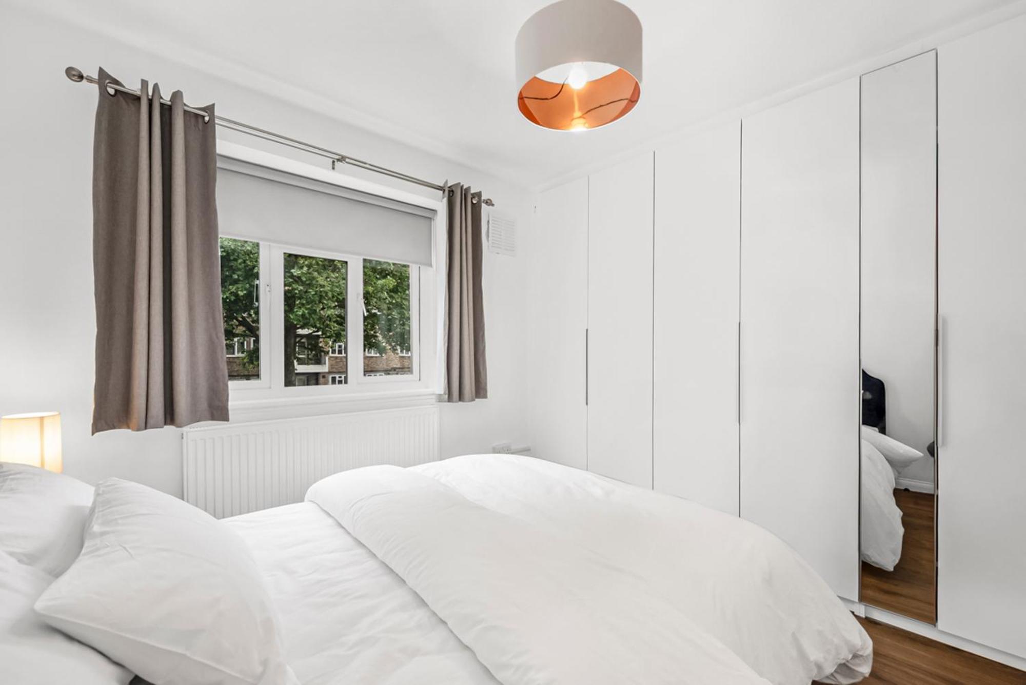 Spacious Bridge Flat Appartement Londen