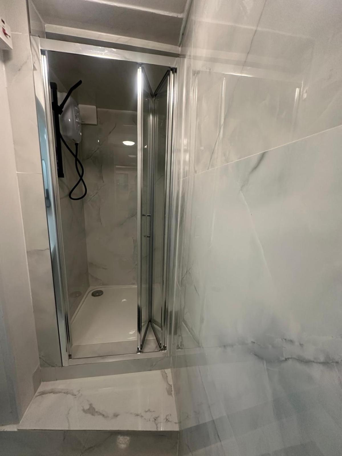 Apartment Beautiful Basement In Chiswick London