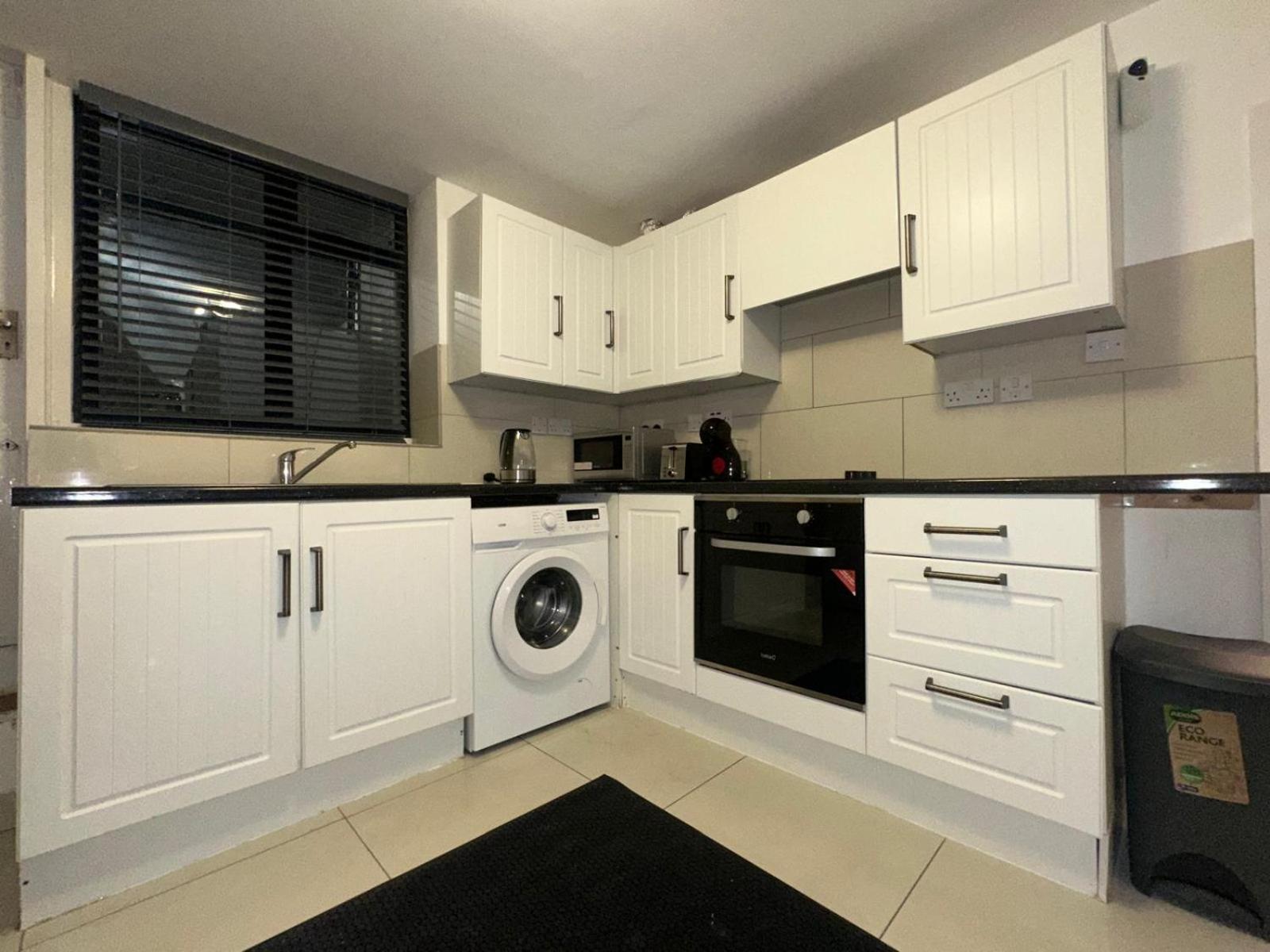 Apartment Beautiful Basement In Chiswick *