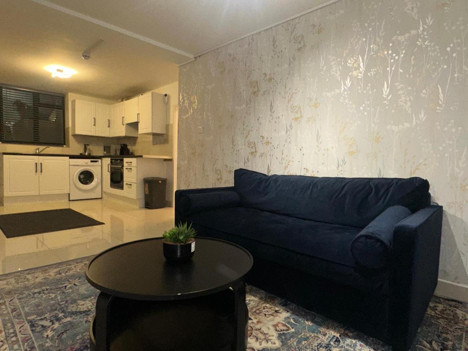 Apartment Beautiful Basement In Chiswick
