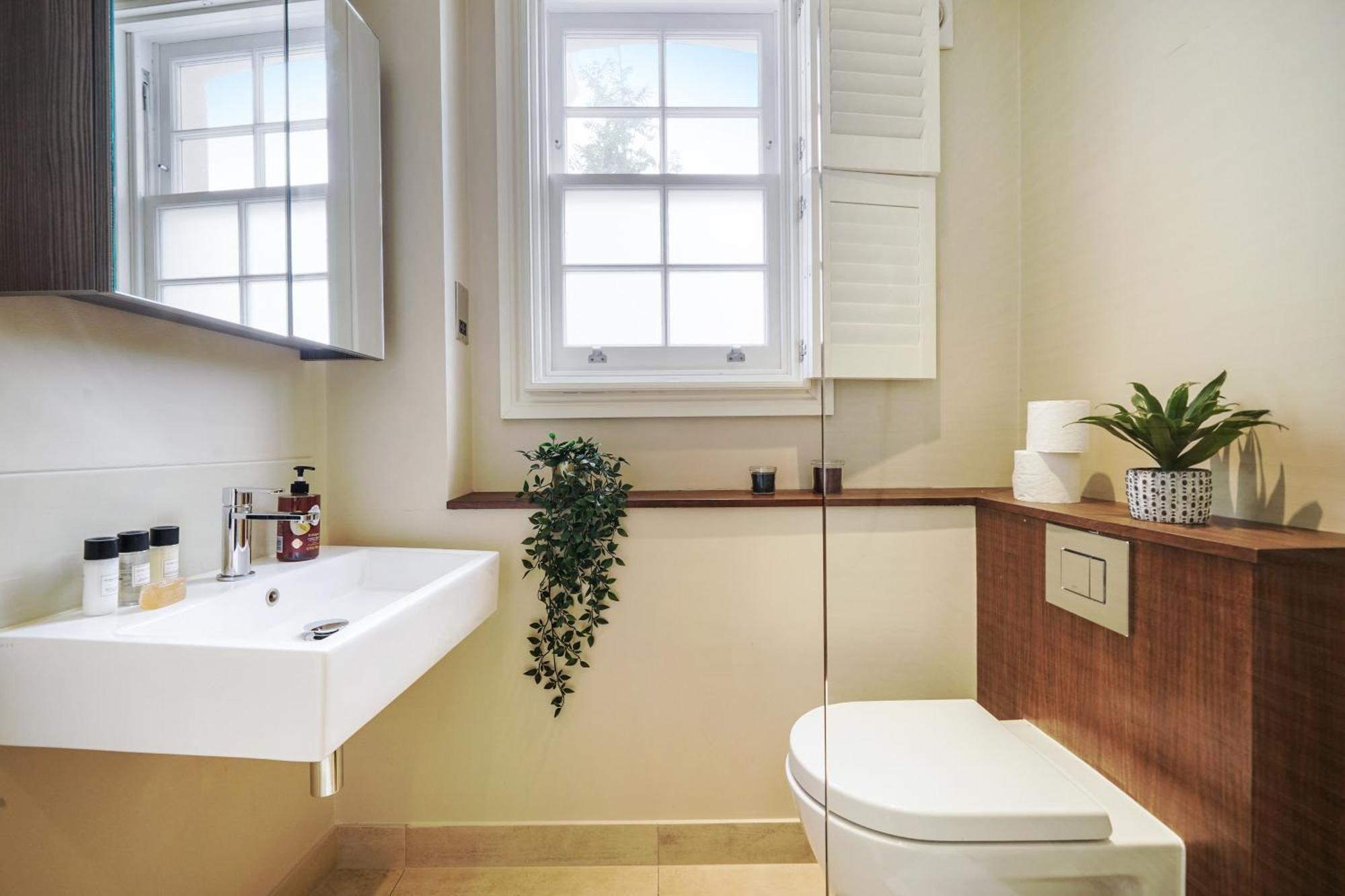 Stylish 2bed 2 Bath House With Balcony * Londres