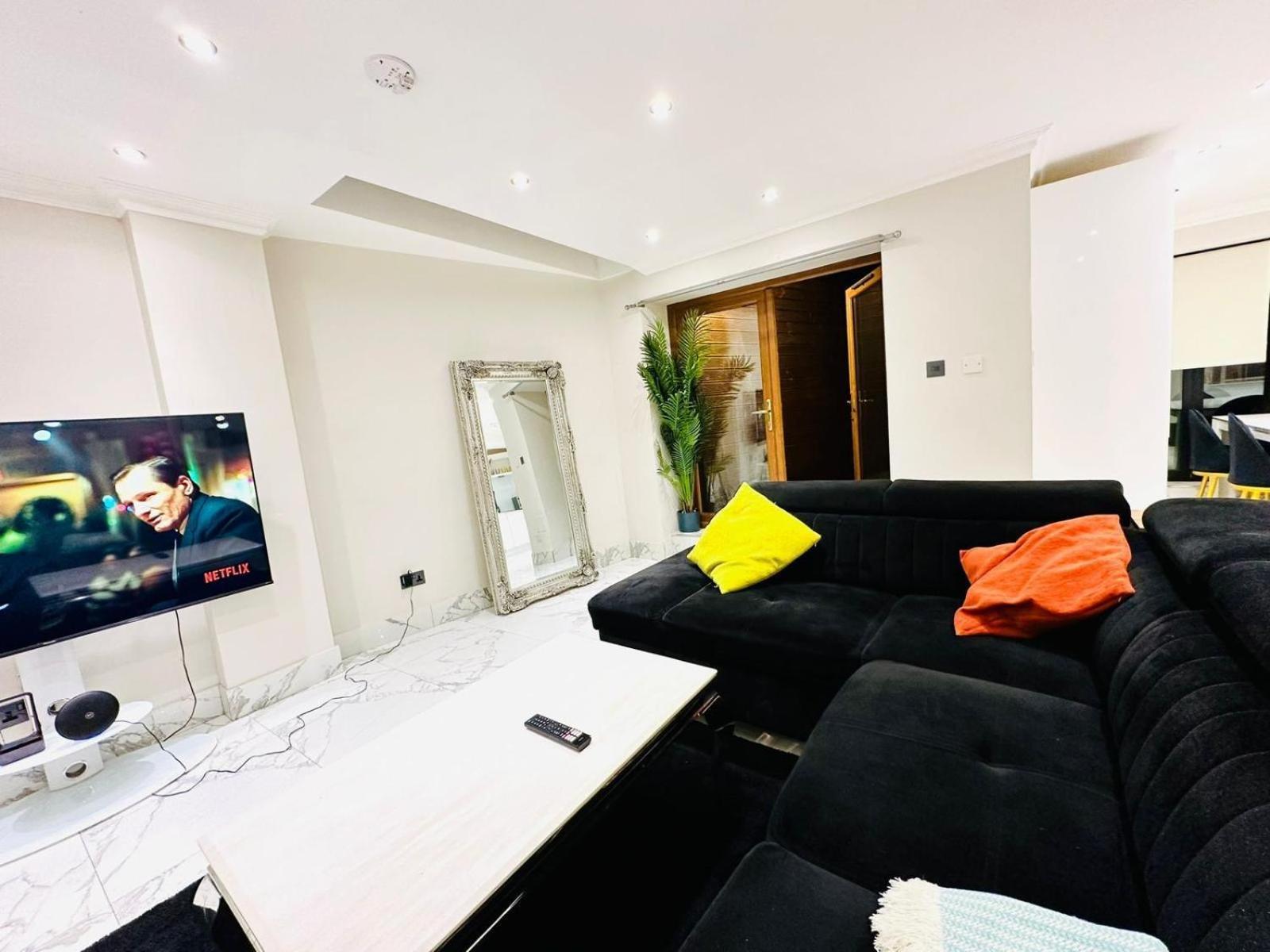 Spacious One Bed In Wembley Londres