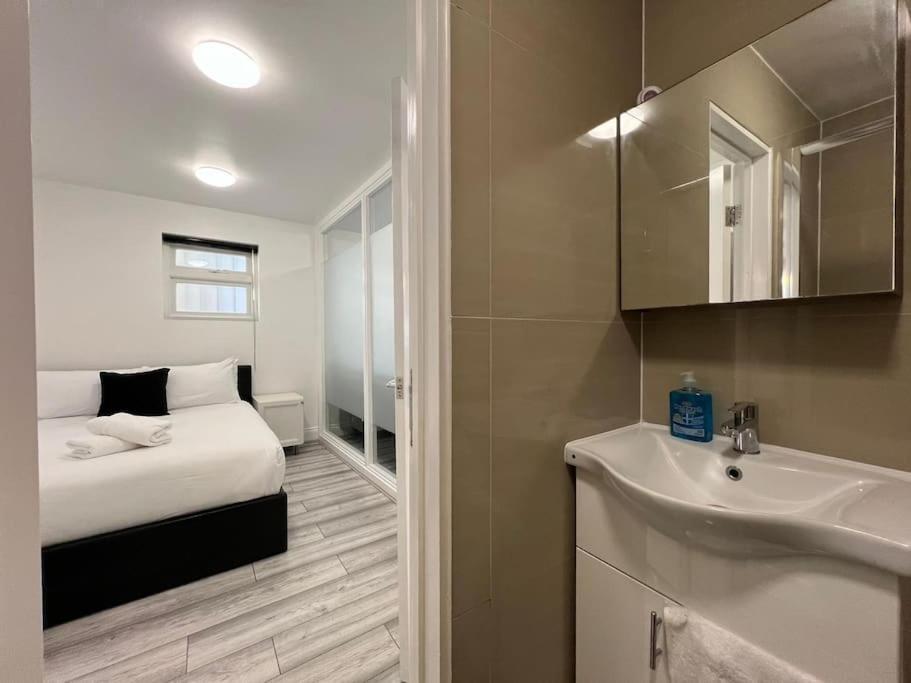 Golders - Modern One Bed Hébergement de vacances *