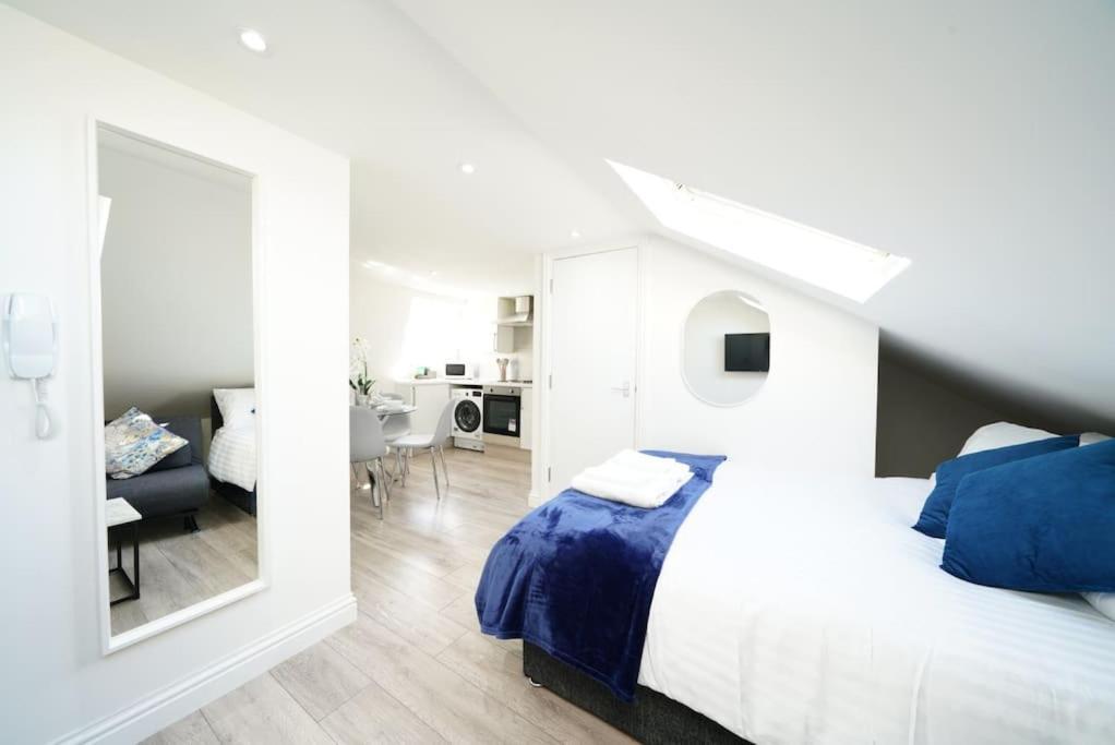 7 * London