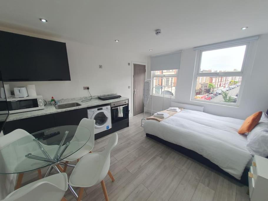 Apartment 2 *