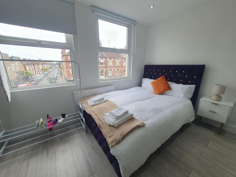 2 Apartment *