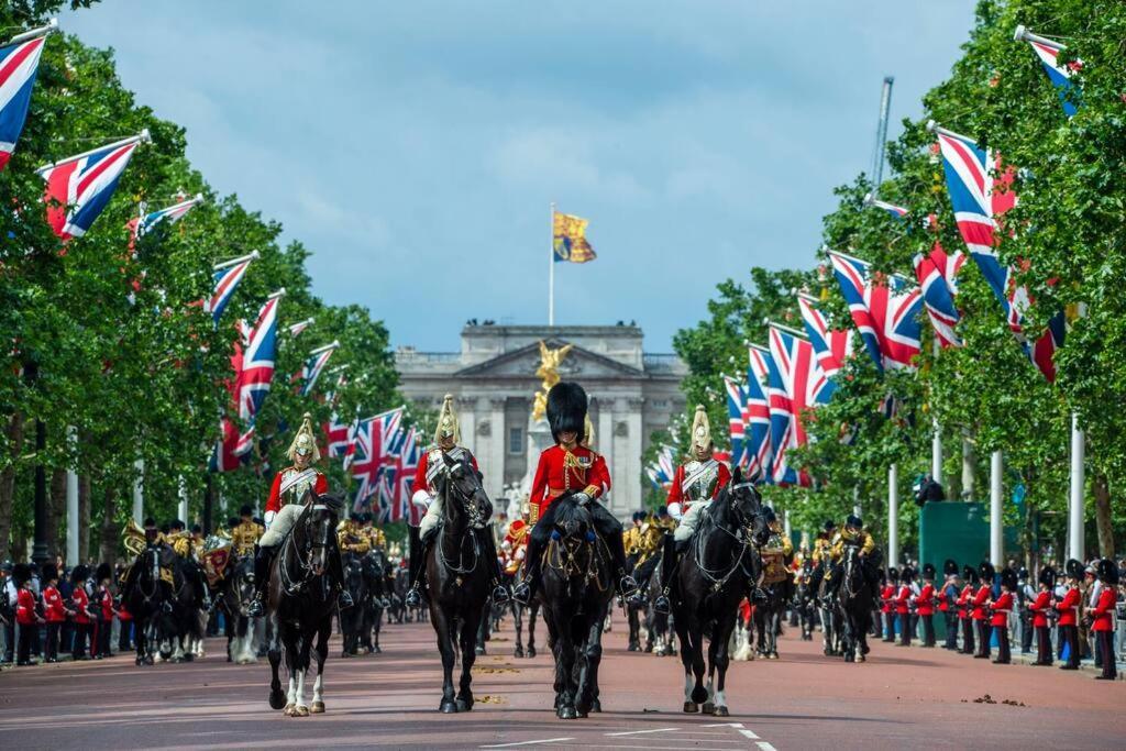 2 London