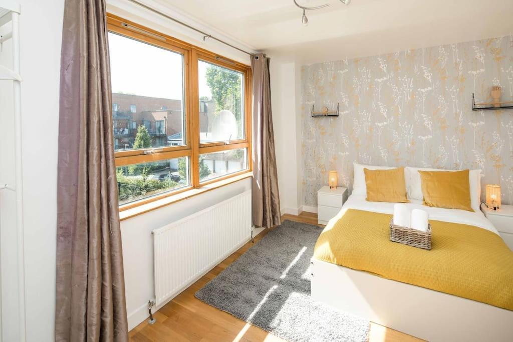 2bed Living Balcony Londres