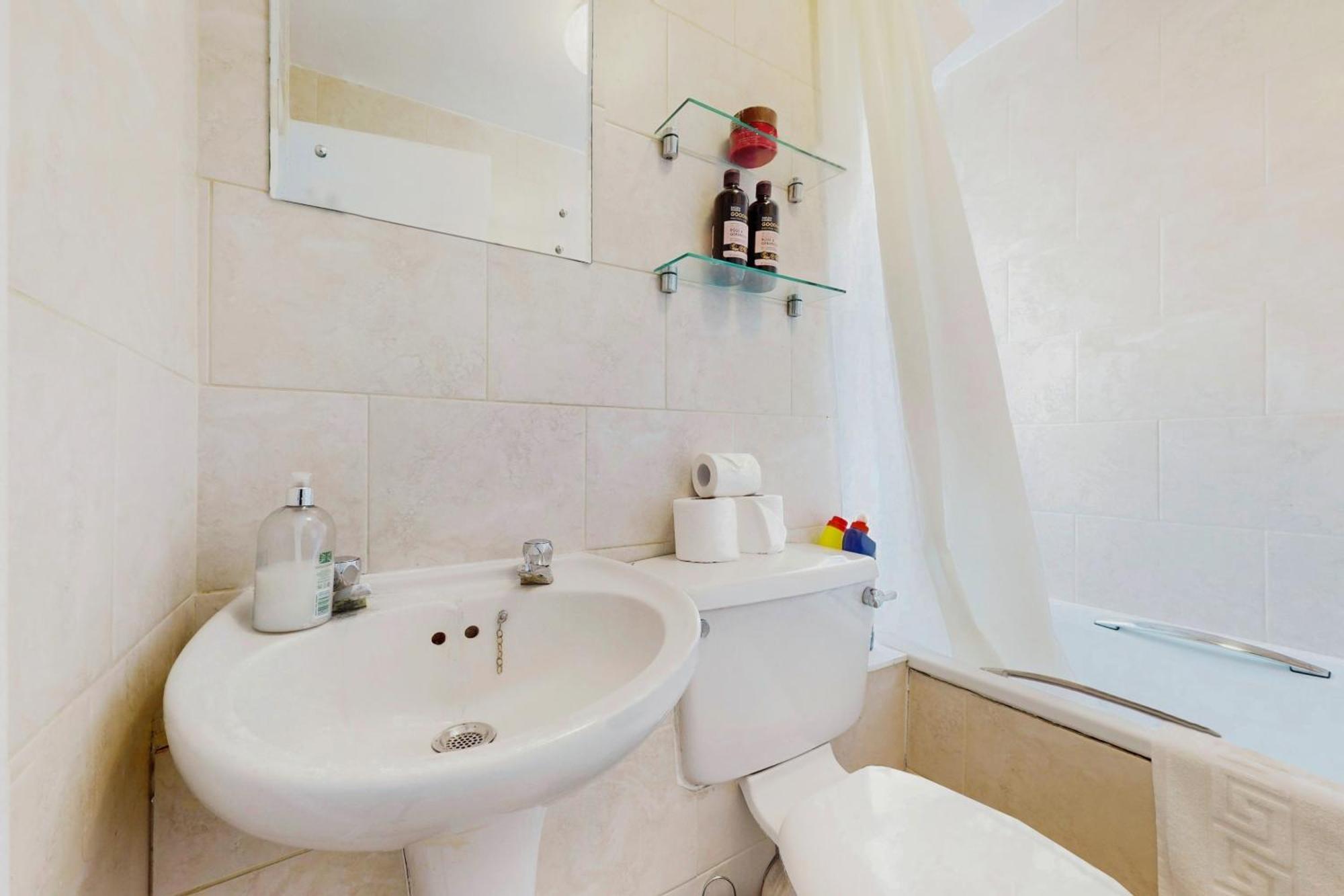 Central Studio With Free Parking In Chelsea Near Tube Londres