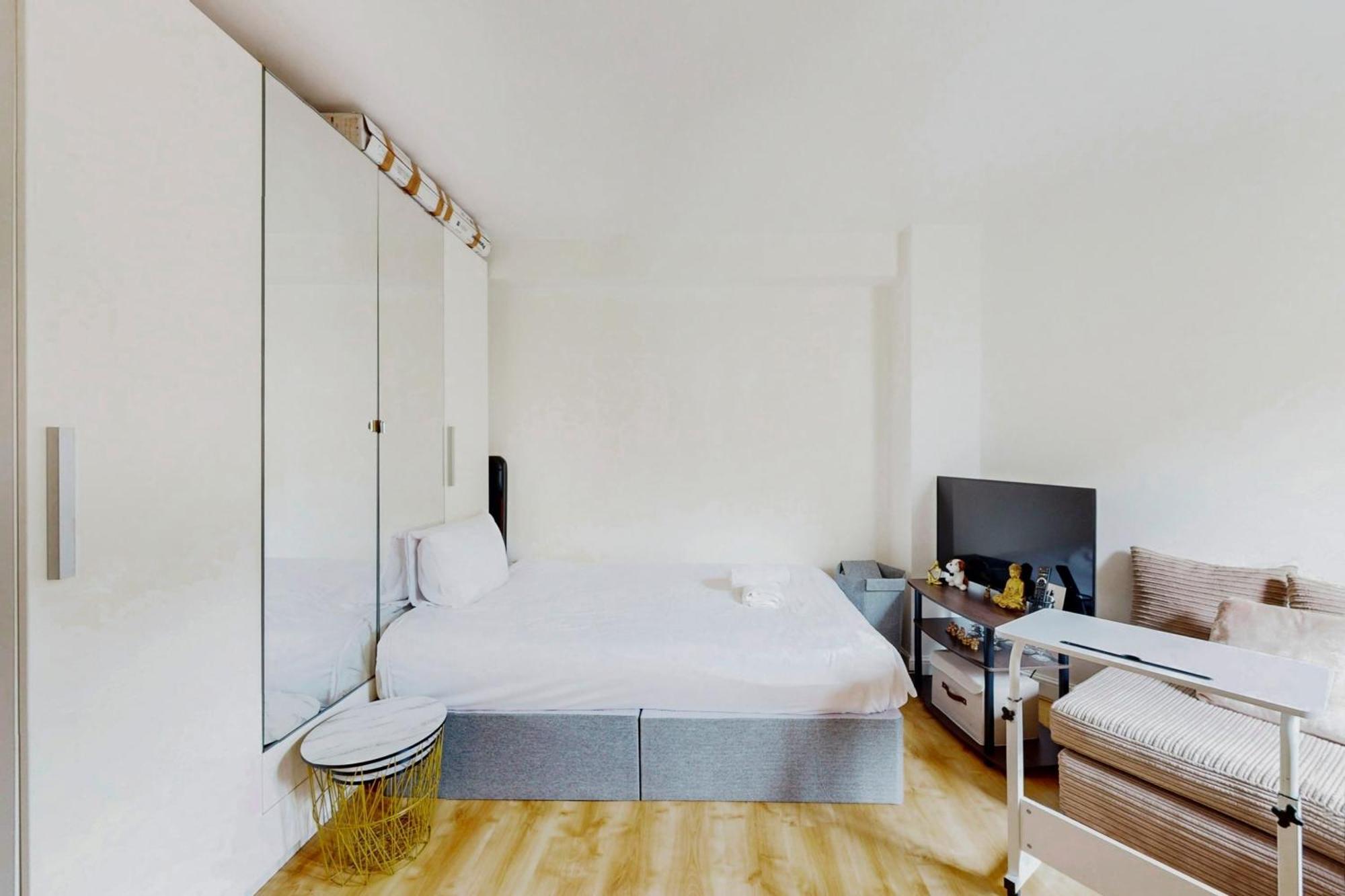 Central Studio With Free Parking In Chelsea Near Tube