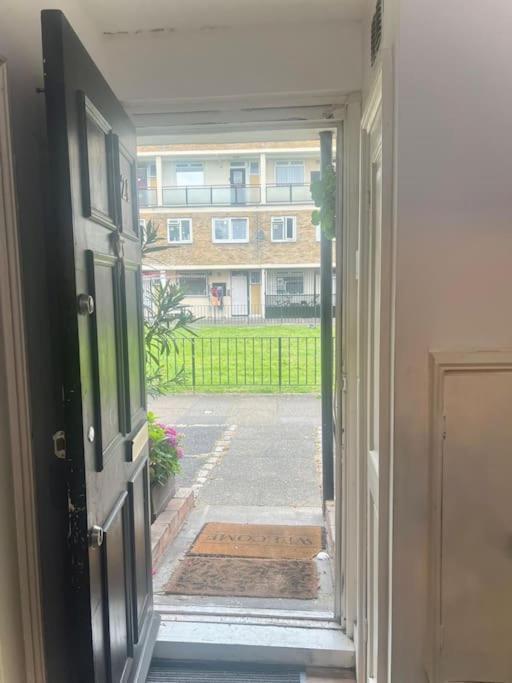 Beautiful 1 Bedroom House With Garden * Londen