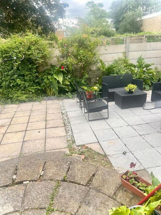 Beautiful 1 Bedroom House With Garden Appartement